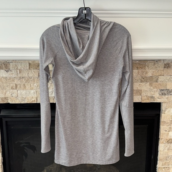 Athleta Essence Cowl-Neck Hooded Yoga Tunic Top In Heather Gray XXS - Picture 4 of 4